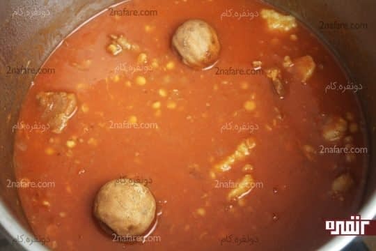 اضافه کردن رب و لیمو عمانی و نمک