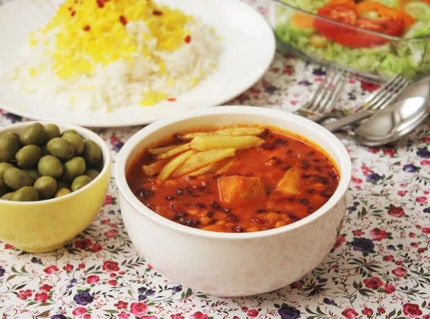 طرز تهیه خورش قیمه با مرغ و زرشک قیمه مرغ و زرشک