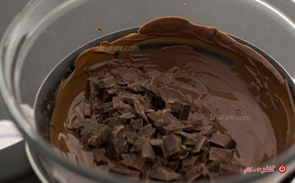 آموزش مرحله به مرحله تزیین دسر با شکلات