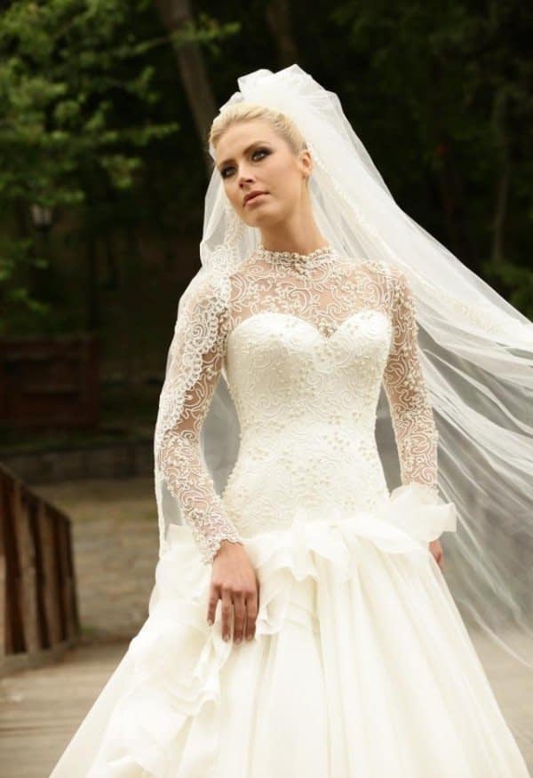 لباس عروس آستین بلند دانتل