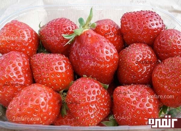 ماسک صورت توت فرنگی