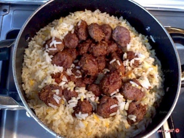 کوفته ریزه و پلو زرشک