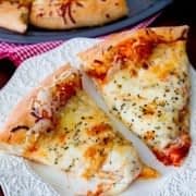 پیتزا پنیری برش خورده