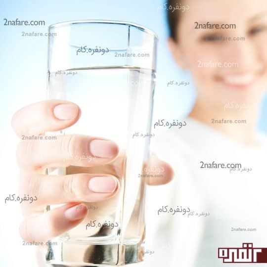 پوستی روشن و شفاف با نوشیدن آب