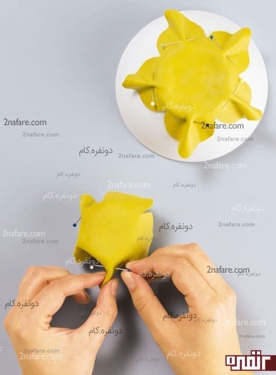 فرم دادن به گلبرگ های گل تزئینی با چرم