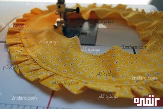 لایه ی رویی و زیری لبه ی کلاه را از قسمت داخلی به هم چرخ کنید
