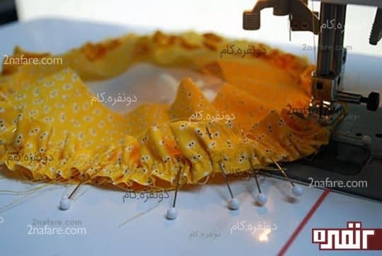 دوخت نوار چین دار به لایه ی اول لبه ی کلاه