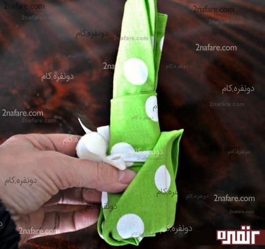 مرحله ی ششم تزئین دستمال سفره شکل خرگوش
