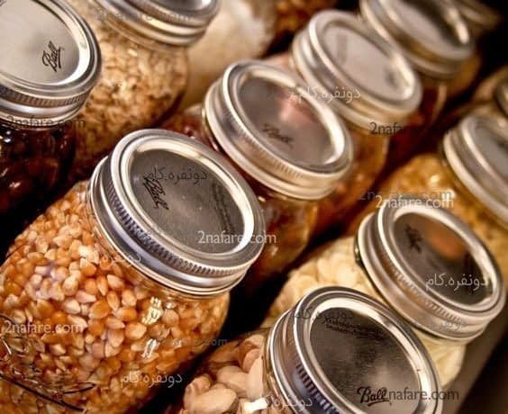 استفاده از شیشه مربا برای مرتب کردن لوازم ریز استفاده از شیشه مربا برای ذخیره حبوبات و آجیل