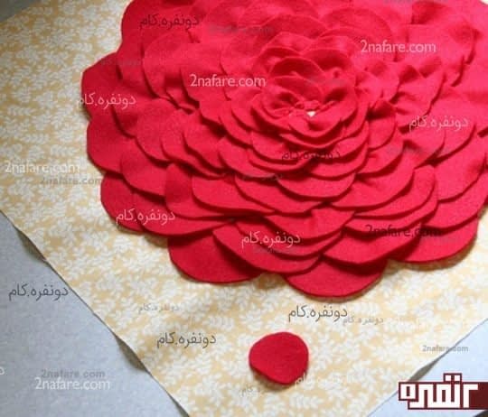 مرحله ی نهایی دوخت گلبرگ ها