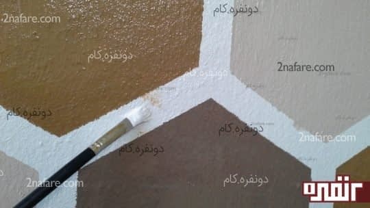 با یک قلموی کوچک قسمت های نا مرتب رنگ شده رو مرتب کنید