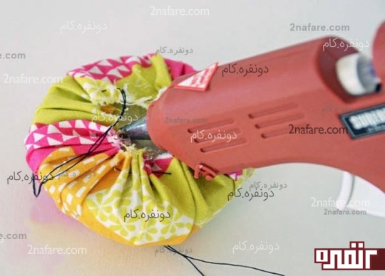 دورش رو چسب میزنیم