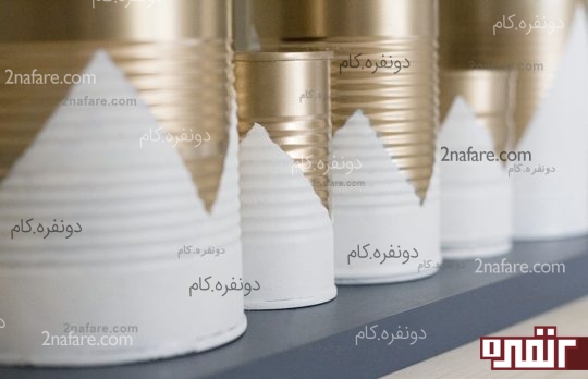 با چسب حرارتی قوطی ها رو به پایه چوبی بچسبونید