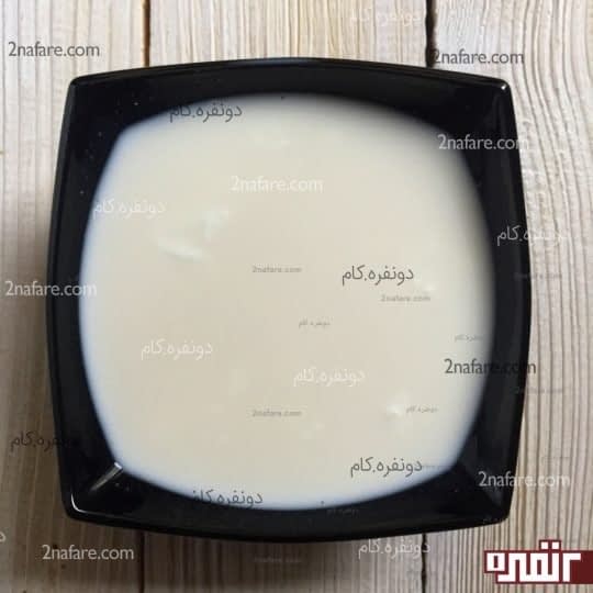 مخلوط کردن شیر و ماست