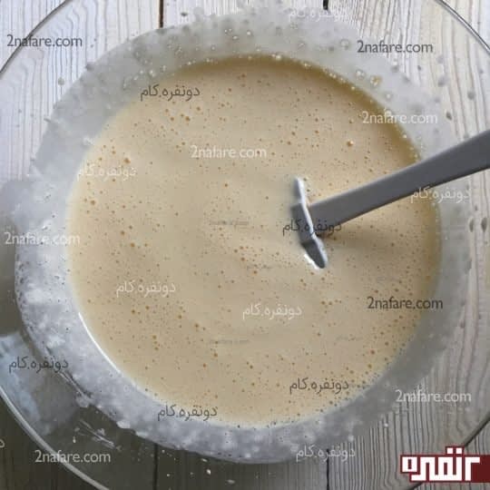 اضافه کردن مخلوط شیر وماست و روغن