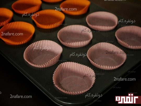 قرار دادن کپسول ها در قالب کاپ کیک
