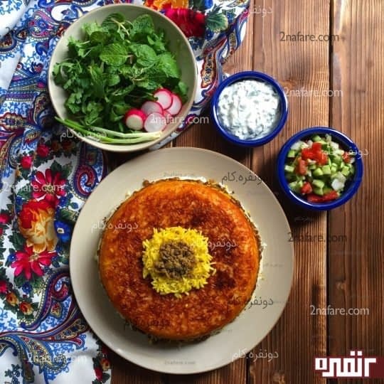 عدس پلو لایه ای با ته دیگ ماستی