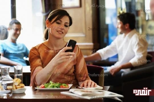 صحبت کردن با تلفن ممکن است به پوست آسیب بزند