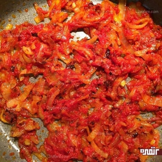 اضافه کردن رب گوجه