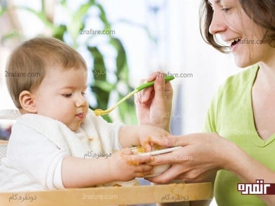 افزایش مهارت های حرکتی کودک و تمایل به غذا خوردن توسط خودش