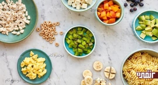 تکه های کوچک مواد غذایی برای نوزاد