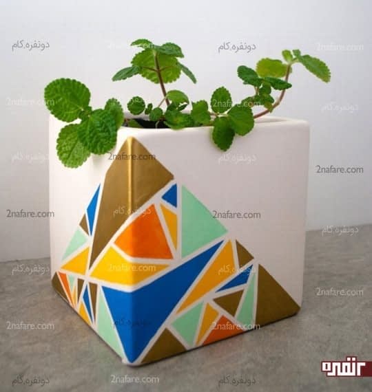 مثلث های رنگارنگ برای تزئین گلدان