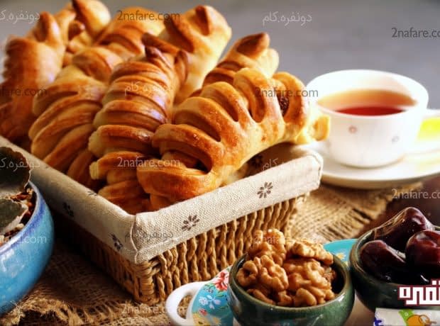 طرز تهیه نان خرما پیچ (اشترودل خرمایی) مرحله به مرحله نان خرما پیچ (اشترودل)