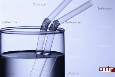نوشیدن آب با نی