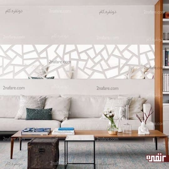 چینشی از آینه های زیبای دیواری در اتاق نشیمن