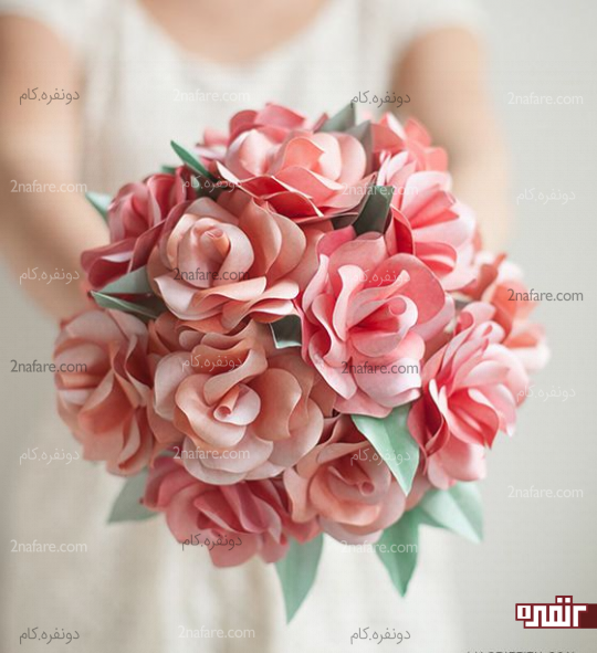 دست گل مصنوعی و کاغذی عروس