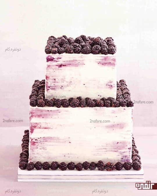 کیک عروسی با تزیین تمشک