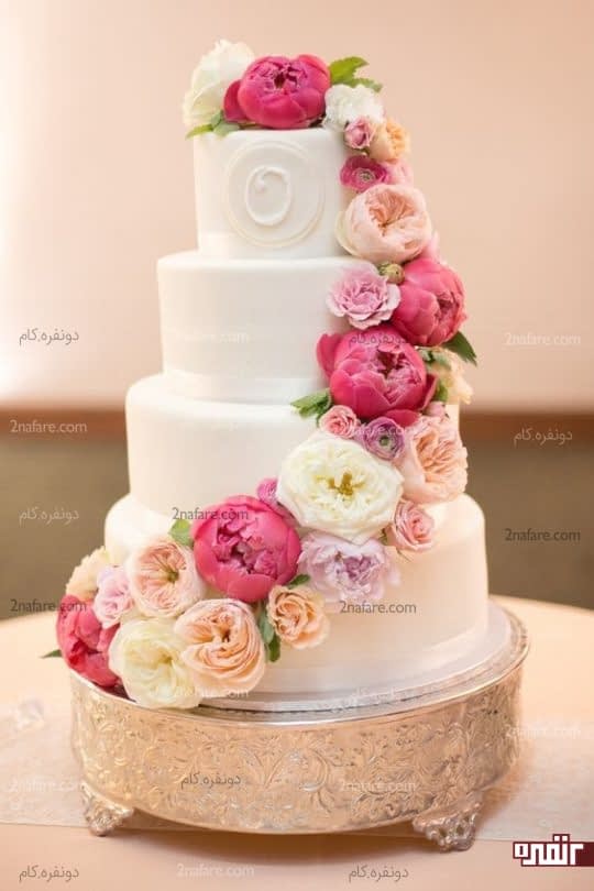 کیک عروسی با تزیین گل