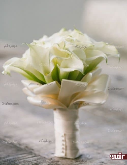 دسته گل شیپوری با تزیین روبان ساتن