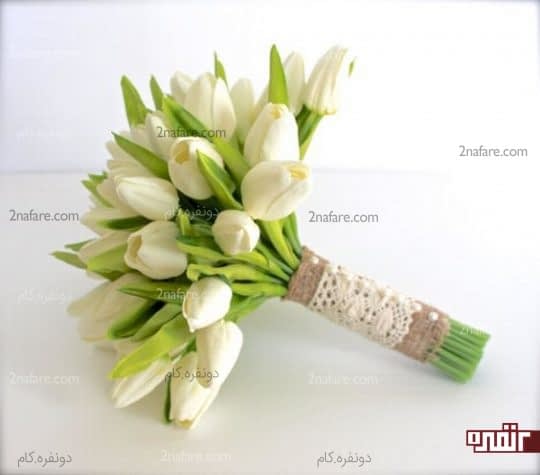 دسته گل شیک عروس با لاله سفید