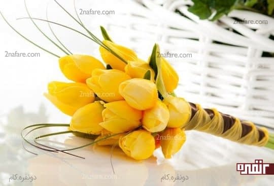 دسته گل عروس با لاله های زرد