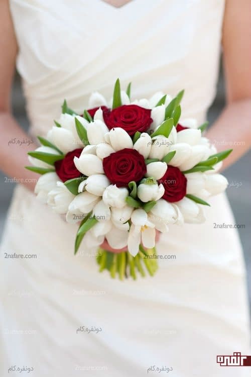 دسته گلی از لاله و رز برای عروس