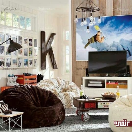 روشنایی دل انگیز و صندلی های راحتی برای روزهمی های دوستانه