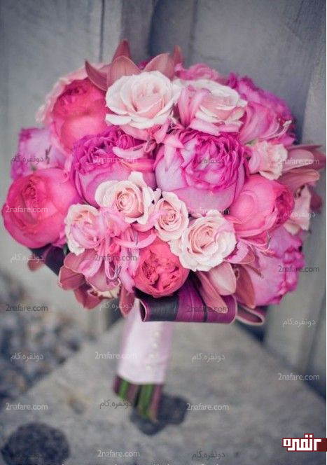 مدل زیبایی از دسته گل عروس با گل پئونی