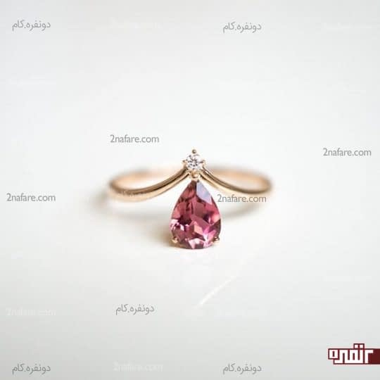 نگین صورتی و ظریف انگشتر نامزدی