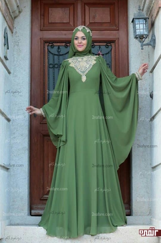 پیراهن حریر با بالاتنه کار شده و آستین کلوش