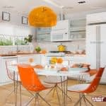 آشپزخانه ای پرانرژی به رنگ نارنجی