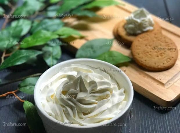 طرز تهیه خامه فرم گرفته مرحله به مرحله (با خامه صبحانه) خامه فرم گرفته