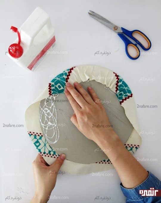 اضافات پارچه رو به کار میچسبونیم