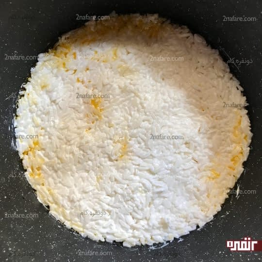 اضافه کردن برنج ماستی