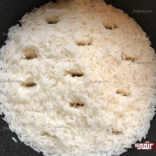ریختن مابقی برنج