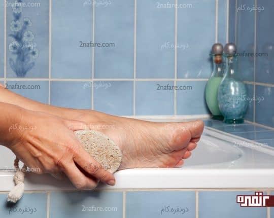 سنگ پا بهترین گزینه برای پاکسازی پاشنه ها