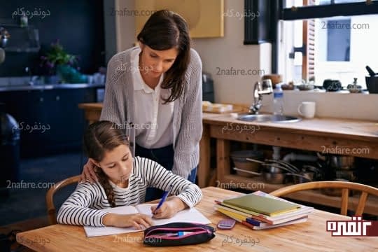 والدین به کودکان ابتداییشون کمک کنن