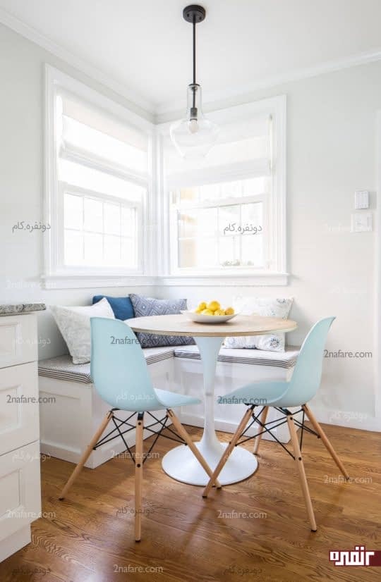 کنج مشرف به پنجره برای میز غذاخوری