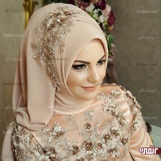 گل دوزی ست لباس روی روسری