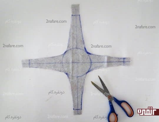 برش الگوی آویز رسم شده روی چرم